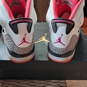 Vintage 2015 NIKE SON OF MARS HOT LAVA MENS 11.5. NEVER WORN